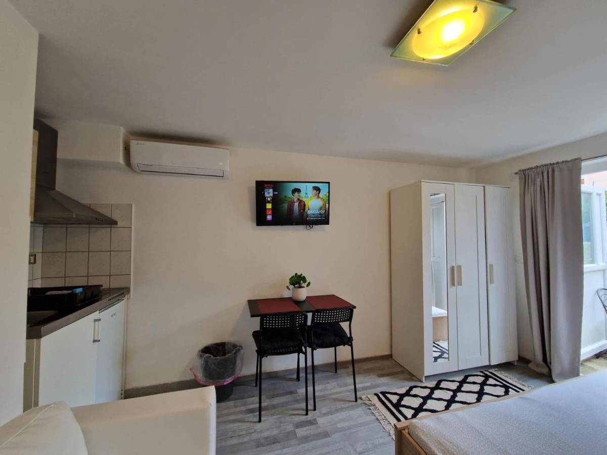 Apartments Luigi Umag Exterior photo